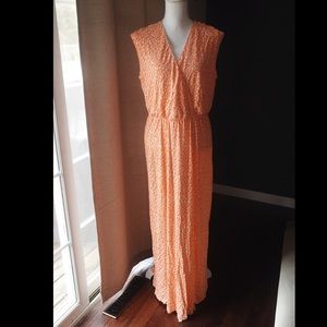 2/$30 🌶 Orange & white maxi dress. Size L.